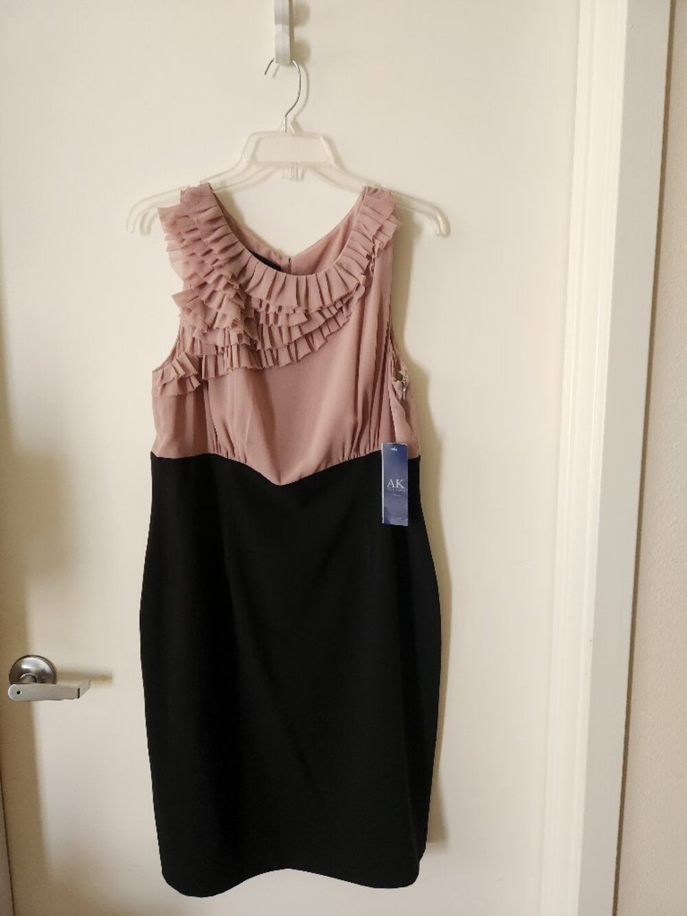 Anne Klein Rose and Black Sleeveless Sheath Dress Size 16 - Ruffle Embellishment
